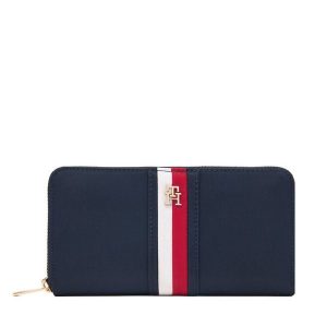 Portfel Tommy Hilfiger. Niebieskie portfele TOMMY HILFIGER, bez wzorów, z nylonu. Za 269,99 zł.