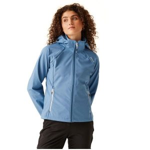 Kurtka softshell turystyczna damska Regatta Bourda. Niebieskie kurtki Regatta, bez wzorów, z softshellu, bez kaptura. Za 118,95 zł.