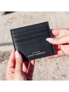 ATELIERS SAINT GERMAIN Skórzane etui w kolorze czarnym na karty - 10 x 9 x 0,3 cm rozmiar: onesize. Czarne portfele ATELIERS SAINT GERMAIN, bez wzorów, z materiału. Za 152,99 zł.