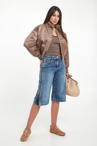 Bermudy damskie jeansowe ELISABETTA FRANCHI. Szorty Elisabetta Franchi, bez wzorów, z jeansu. Za 2 209,00 zł.