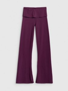 4F Legginsy z rozszerzanymi nogawkami damskie - fioletowe XL. Fioletowe legginsy 4f, bez wzorów, z dzianiny. Za 129,99 zł.