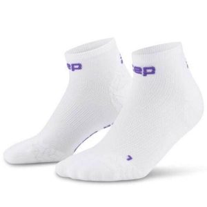 Damskie skarpety kompresyjne sportowe za kostkę low cut Core Run Ultralight CEP. Białe skarpetki CEP, bez wzorów, z elastanu. Za 79,00 zł.