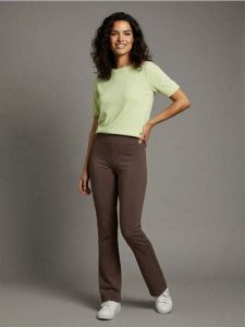 Legginsy flare - brązowy. Brązowe legginsy Sinsay, bez wzorów. Za 29,99 zł.