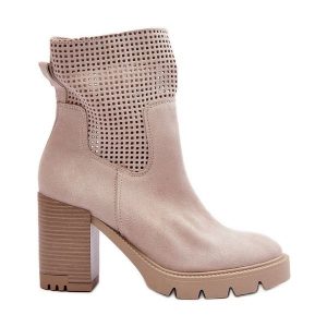 Lewski Shoes Zamszowe Ażurowe Botki Damskie Na Słupku Jasnobeżowe Lewski 3386 beżowy. Brązowe botki w ażurowe wzory, ze skóry, bez obcasa, na obcasie, bez zapięcia. Za 508,41 zł.