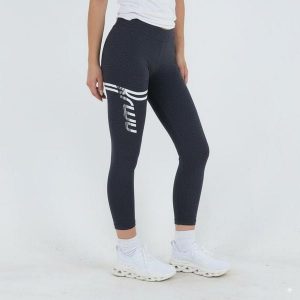 Legginsy treningowe Capri Keeps. Niebieskie legginsy ELPLAYER, bez wzorów, z jersey. W wyprzedaży za 64,00 zł.