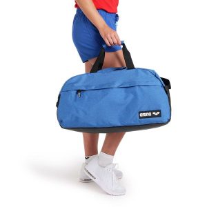 Torba sportowa Arena Team Duffle 40. Niebieskie torby podróżne i sportowe Arena, bez wzorów. Za 125,34 zł.