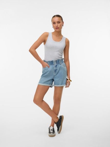 Vero Moda Szorty dżinsowe w kolorze błękitnym rozmiar: M. Niebieskie szorty Vero Moda, bez wzorów, klasyczne, z podwyższonym stanem. Za 91,99 zł.