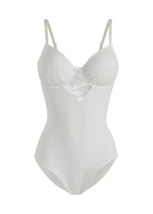 Body, średni stopień modelowania sylwetki. Białe body i gorsety bonprix, bez wzorów. Za 119,99 zł.