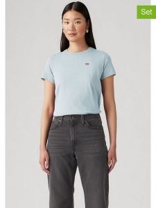 Levi's Koszulka w kolorze błękitnym rozmiar: L. Niebieskie bluzki Levi's®, l, bez wzorów, z bawełny, bez kołnierzyka, bez ramiączek. Za 110,04 zł.