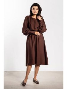 Awama Sukienka w kolorze brązowym rozmiar: L. Brązowe sukienki Awama, l, bez wzorów, bez kołnierzyka, bez ramiączek, midi. Za 159,99 zł.