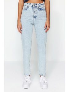 Trendyol Dżinsy - Mom fit - w kolorze błękitnym rozmiar: 38. Niebieskie jeansy Trendyol, bez wzorów, z podwyższonym stanem. Za 127,65 zł.