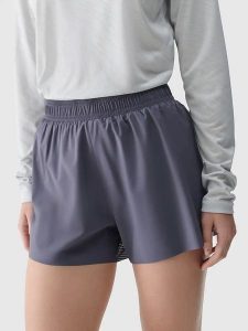 4F Szorty sportowe w kolorze niebieskim rozmiar: XS. Niebieskie spodenki sportowe 4f, xs, bez wzorów, z materiału, outdoorowe. Za 79,03 zł.