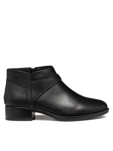 Geox Botki D Felicity D46G1B 04304 C9999 Czarny. Czarne botki Geox, bez wzorów, ze skóry, bez obcasa, na płaskiej podeszwie, bez zapięcia. Za 479,99 zł.