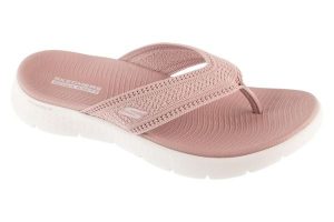 Japonki damskie, Go Walk Flex Sandal - Holly. Czerwone klapki Skechers, bez wzorów, z materiału, bez obcasa. Za 189,99 zł.