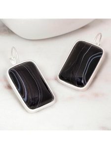 MENTHE À L'O Kolczyki z agatami rozmiar: onesize. Czarne kolczyki MENTHE À L'O, z agatem. Za 121,80 zł.