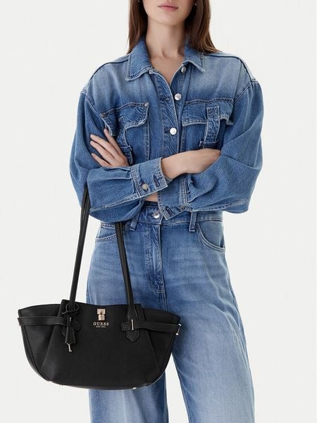 Guess Torebka Yesba HWBG78 33080 Czarny. Czarne torebki klasyczne Guess, z aplikacjami, ze skóry, bez dodatków. Za 349,99 zł.
