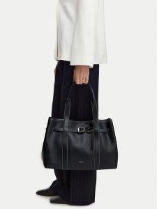 Calvin Klein Torebka Buckle Medium Work Tote LV04F3549G Czarny. Czarne torebki klasyczne Calvin Klein, bez wzorów, ze skóry, bez dodatków. Za 674,99 zł.