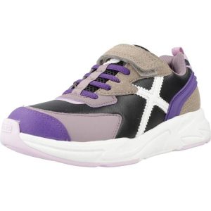Buty MUNICH TRACK VCO 111 Fioletowy. Fioletowe buty trekkingowe munich, z syntetyku, bez zapięcia. Za 228,99 zł.