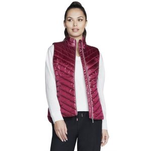 Kamizelka turystyczna damska GO Shield Shine Vest. Czerwone kamizelki Skechers, m, bez wzorów, z poliesteru, bez kołnierzyka, bez ramiączek, bez kaptura. Za 249,99 zł.
