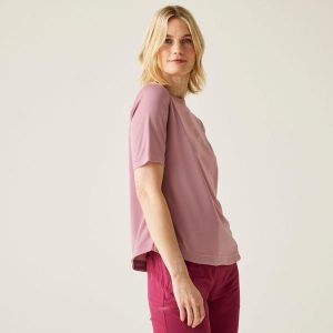 Koszulka turystyczna damska Botanna. Fioletowe koszulki sportowe Regatta, bez wzorów, bez ramiączek. Za 139,50 zł.