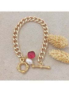 Nakkash Pozłacana bransoletka z kryształem rozmiar: onesize. Czerwone bransoletki Nakkash, z kryształem, pozłacane. Za 91,34 zł.