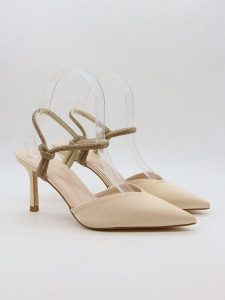 Bellucci Czółenka w kolorze beżowym rozmiar: 38. Brązowe czółenka Bellucci, bez wzorów, bez obcasa, na szpilce, bez zapięcia. Za 121,99 zł.