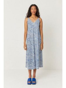 SKFK Sukienka w kolorze niebiesko-białym rozmiar: 42. Białe sukienki SKFK, bez wzorów, z bawełny, bez kołnierzyka, bez ramiączek, midi. Za 208,99 zł.