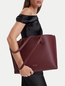 GINO ROSSI Torebka C-LXGUILIA Bordowy. Czerwone shopper bag Gino Rossi, bez wzorów, ze skóry, bez dodatków. Za 299,99 zł.