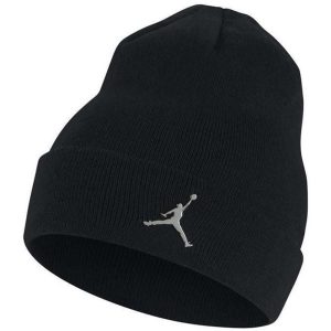 Czapka zimowa Air Jordan Beanie Cuffed Czarna 9A0063-023. Czarne czapki Jordan, bez wzorów. Za 148,91 zł.