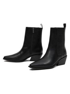 Orsay Botki w kolorze czarnym rozmiar: 38. Czarne botki Orsay, bez wzorów, bez obcasa, bez zapięcia. Za 109,78 zł.