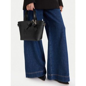 Torebka Nine West. Czarne torebki klasyczne Nine West, bez wzorów, bez dodatków. Za 329,99 zł.