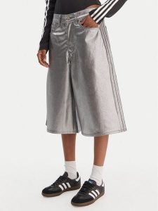 Adidas Szorty jeansowe Firebird Jorts KD2930 Srebrny Regular Fit. Szare szorty ADIDAS, bez wzorów, z bawełny. Za 299,99 zł.