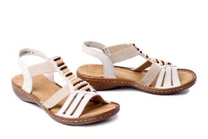 RIEKER 60851-60 beige, sandały damskie. Brązowe sandały Rieker, bez wzorów, bez obcasa, bez zapięcia. Za 299,90 zł.