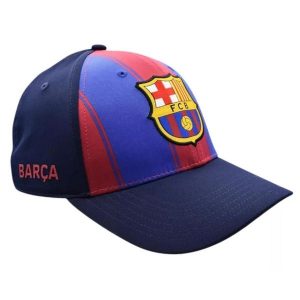Czapka z daszkiem FC Barcelona 2025/26 - oficjalna licencjonowana. Niebieskie czapki FC BARCELONA, bez wzorów, sportowe. Za 109,00 zł.