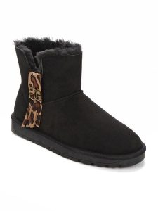 ISLAND BOOT Botki zimowe "Koria" w kolorze czarnym rozmiar: 39. Czarne botki Island Boot, na zimę, bez wzorów, bez obcasa, bez zapięcia. Za 153,71 zł.