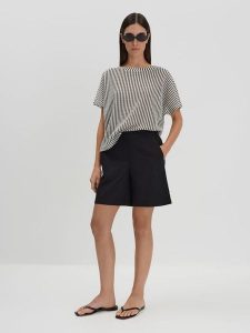 Someday Bluza "Umila" w kolorze biało-czarnym rozmiar: M. Białe bluzy someday., m, bez wzorów, z bawełny, bez kaptura. Za 172,08 zł.