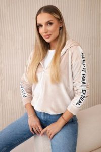 Bluza welurowa z kapturem beżowa. Brązowe bluzy KESI, l, bez wzorów, z gumy, z kapturem. Za 206,59 zł.