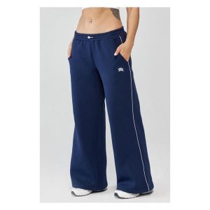Damskie spodnie sportowe oversize Rough Radical Trip Joggers. Niebieskie spodnie dresowe ROUGH RADICAL, bez wzorów. Za 175,92 zł.