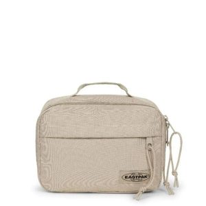 Torba na toaletę Eastpak. Brązowe torby podróżne i sportowe Eastpak, bez wzorów, z materiału. Za 215,50 zł.