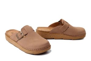 INBLU ED-24 P30 coral, klapki damskie. Brązowe klapki Inblu, bez wzorów, ze skóry, bez obcasa. Za 95,99 zł.