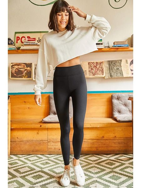 Olalook Legginsy w kolorze czarnym rozmiar: M. Czarne legginsy Olalook, bez wzorów, z podwyższonym stanem. Za 50,95 zł.