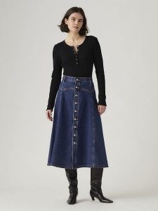 Levi's Spódnica dżinsowa w kolorze granatowym rozmiar: W24. Niebieskie spódnice Levi's®, s, bez wzorów, z bawełny, maxi. Za 157,35 zł.