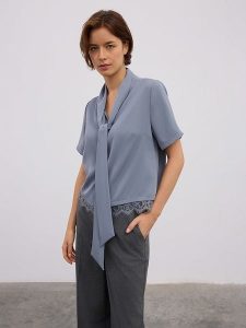 BGN Bluzka w kolorze antracytowym rozmiar: 34. Czarne bluzki BGN, bez wzorów, z koronki, bez kołnierzyka, bez ramiączek. Za 65,99 zł.