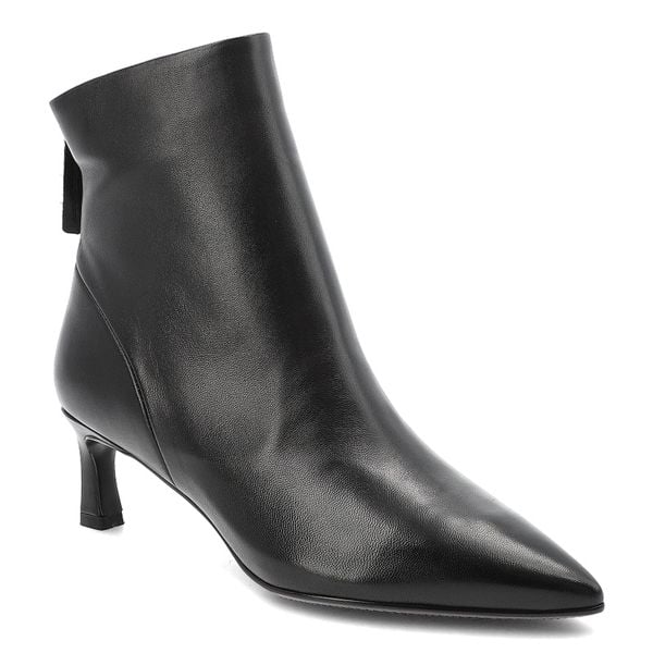 Botki damskie S. Barski, na szpilce skórzane licowe z noskiem w szpic i zapinane na zamek, czarne, CR52-661. Czarne botki S.BARSKI, bez wzorów, ze skóry, ze szpiczastym noskiem, bez obcasa, na obcasie, bez zapięcia. Za 439,00 zł.