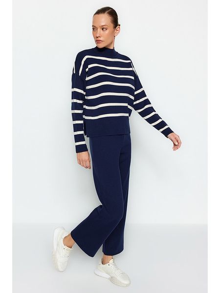 Trendyol 2-częściowy zestaw w kolorze granatowo-kremowym rozmiar: S. Brązowe swetry oversize Trendyol, s, bez wzorów, ze splotem, bez ramiączek. Za 145,26 zł.