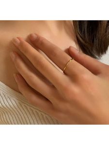 Les Petites Précieuses Pozłacany pierścionek z diamentem rozmiar: 58. Żółte pierścionki Les Petites Précieuses, z diamentem, pozłacane. Za 113,90 zł.
