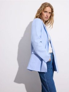 Marynarka z lnem - jasnoniebieski. Niebieskie marynarki i żakiety Reserved, l, bez wzorów, z tkaniny. W wyprzedaży za 119,99 zł.