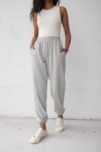 Spodnie dresowe w kolorze LIGHT GREY MELANGE - JOLLY-S. Szare spodnie dresowe Marsala, s, bez wzorów, z bawełny. Za 249,90 zł.