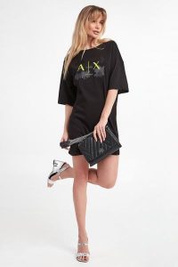Sukienka mini ARMANI EXCHANGE. Sukienki Armani Exchange, xs, bez wzorów, bez kołnierzyka, bez ramiączek, mini. W wyprzedaży za 190,27 zł.