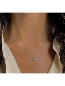 OR Carats Złoty naszyjnik z diamentami rozmiar: onesize. Szare naszyjniki OR Carats, z diamentem, złote. Za 719,66 zł.